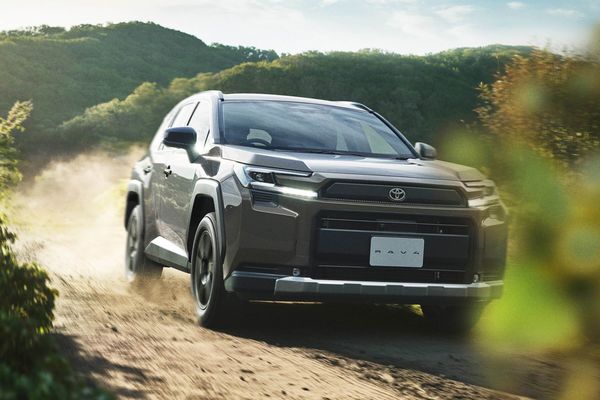 Foto: Toyota - Global gewinnt nicht das modernste Konzept, sondern das anpassungsfähigste. Der Toyota RAV4 ist global die Nr. 1. Foto: Toyota - Global gewinnt nicht das modernste Konzept, sondern das anpassungsfähigste. Der Toyota RAV4 ist global die Nr. 1.