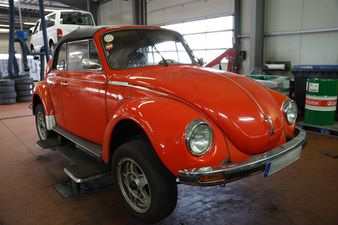 Bild: Oldtimer Diagnose und Reparatur an einem VW beim Bosch Service Vogt in Heilbronn